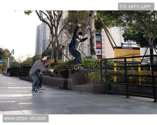 成都滑板队防反战术深度分析与实战技巧分享 成都滑板队防反战术深度分析与实战技巧分享